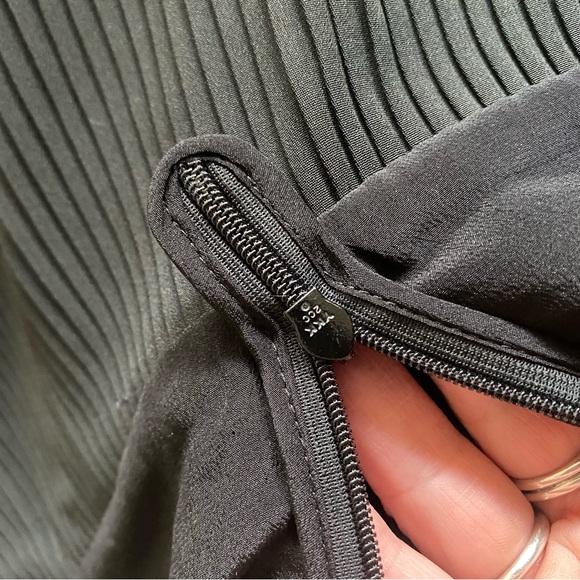 VILSHENKO ! Super Hi-End Russian Designer. This Dress is STUNNING 🤩 - Picture 11 of 11